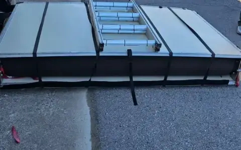 Smittybilt overlander XL rooftop tent