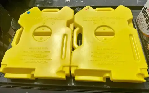 RotopaX 2 Gallon Diesel Fuel Pack ( 2 available )