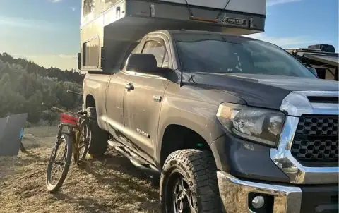 Four Wheel Camper HAWK