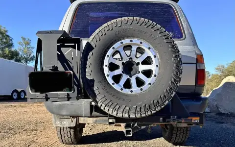 RiG’d Ultraswing Multi-Fit Spare Tire Hitch Mount 
