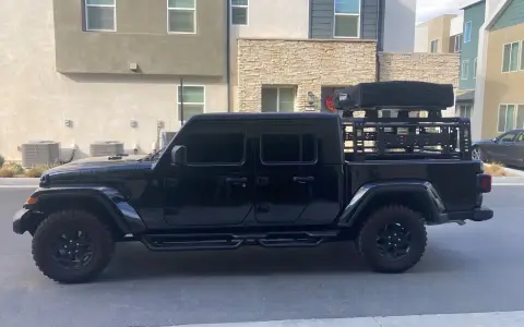2023 Jeep Gladiator