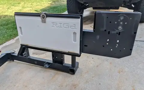 RIG'd UltraSwing -Hitch mount swing out spare tire