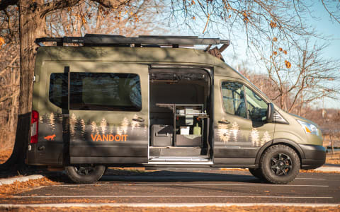 2019 Ford Transit - Vandoit High Roof LIV