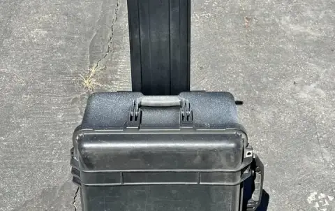 Pelican 1610 rugged lockable rolling case