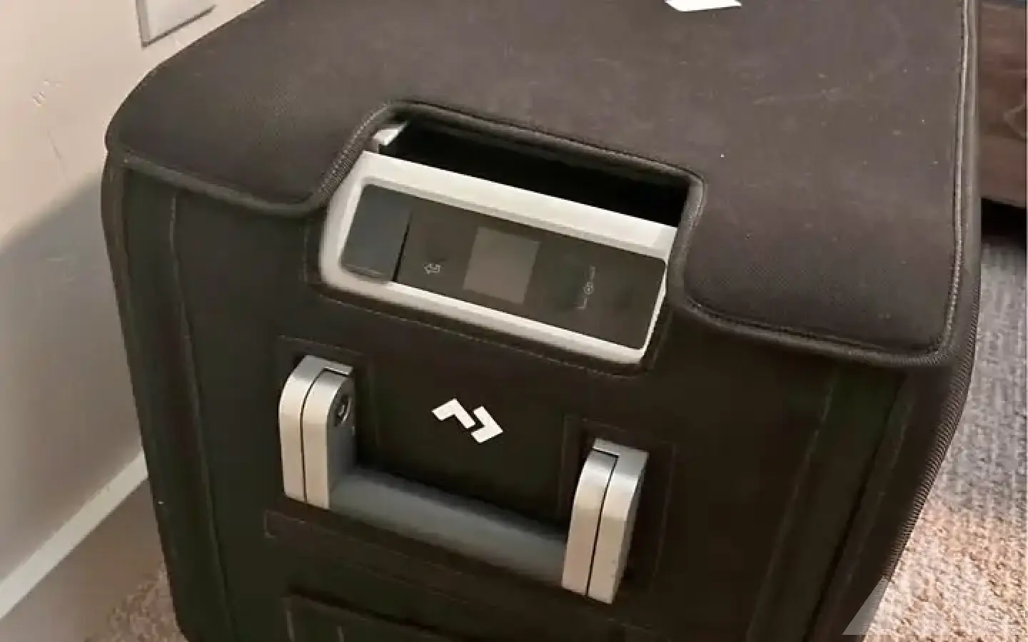 Powered Cooler. Dometic CFX3 35L