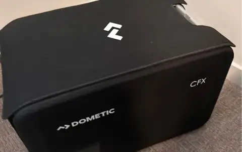 Powered Cooler. Dometic CFX3 35L
