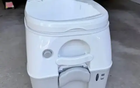 Dometic Portable Toilet