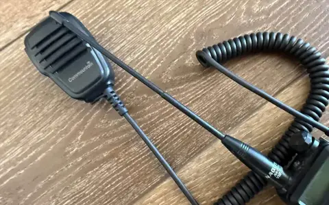 BAOFENG UV-5R Walkie Talkie Radio