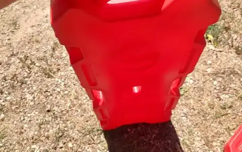 2 RotoPax 4 Gallon Tanks with Frontrunner Mount