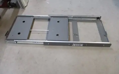 DOBINSONS 4X4 FRIDGE SLIDE