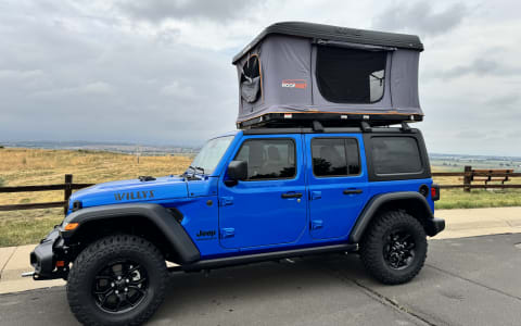 Wrangler with Roofnest Rooftop Tent