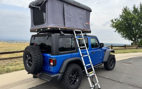 Wrangler with Roofnest Rooftop Tent
