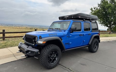 Wrangler with Roofnest Rooftop Tent