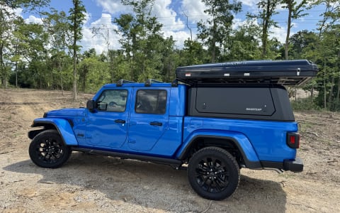 Jeep Gladiator with Roofnest Rooftop Tent and Kitc