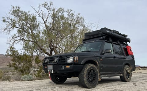 Rover — The DISCO Rig (Land Rover Discovery + Roof