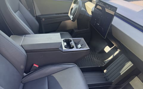 Cybertruck 4X4 Camper