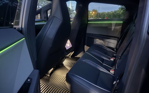 Cybertruck 4X4 Camper