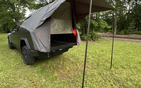 Cybertruck 4X4 Camper