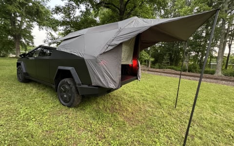 Cybertruck 4X4 Camper