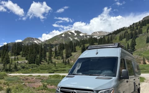 Ridgeway Van – 4x4 Luxury Adventure Camper