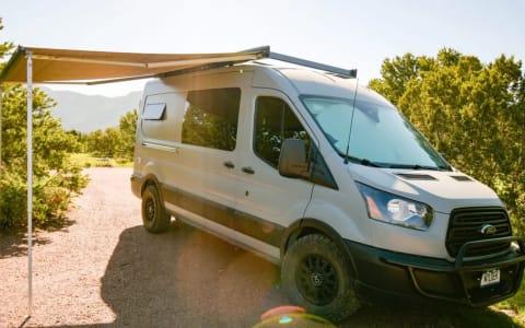 VanWylder, an elevated camping experience