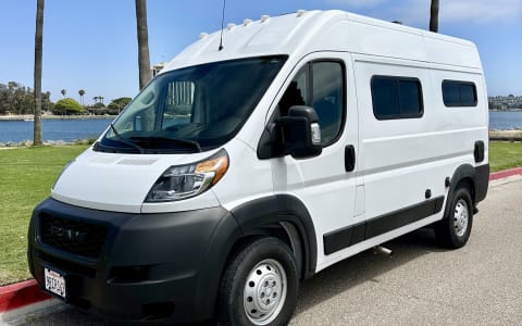 2022 Winnebago Solis Pocket – Built for Off-Grid T