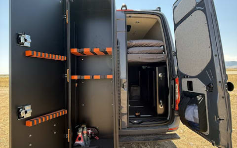 Mira: The all-season, family-friendly 4x4 TOURIG S