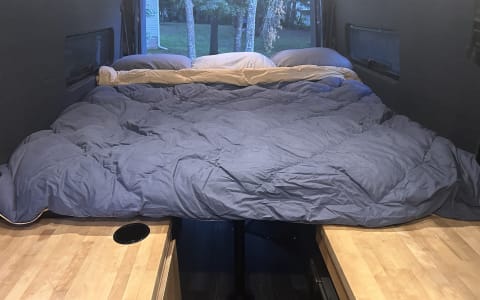 The Flying-V Off Grid Campervan