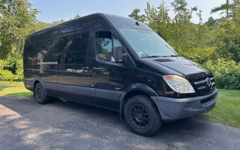 The Flying-V Off Grid Campervan