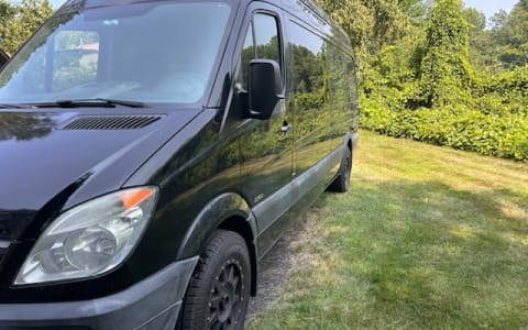 The Flying-V Off Grid Campervan