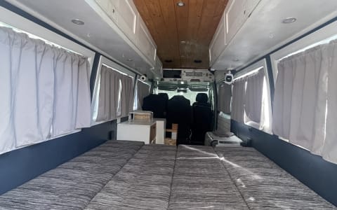 Sight Seeing Family Camper Sight Seeing Family Camper