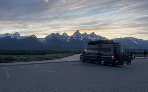 Sight Seeing Family Camper Sight Seeing Family Camper