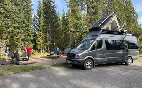 Sight Seeing Family Camper Sight Seeing Family Camper