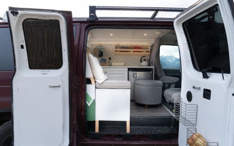 Maurice the Van | Cozy Off-Grid Camper w/ Solar & Maurice the Van | Cozy Off-Grid Camper w/ Solar &