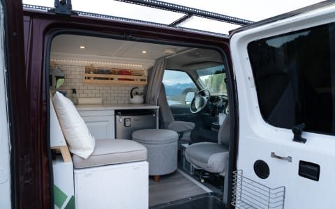 Maurice the Van | Cozy Off-Grid Camper w/ Solar & Maurice the Van | Cozy Off-Grid Camper w/ Solar &