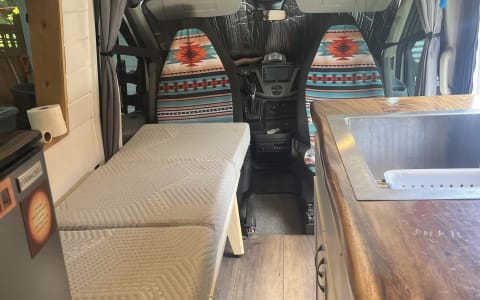 VAN-A-WHITE (Pet & Mtn Bike Friendly)