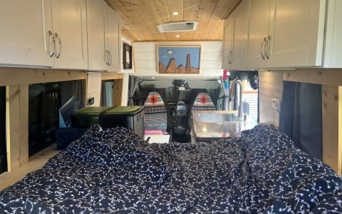 VAN-A-WHITE (Pet & Mtn Bike Friendly)
