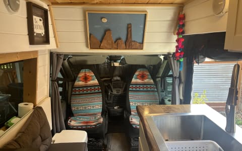 VAN-A-WHITE (Pet & Mtn Bike Friendly)