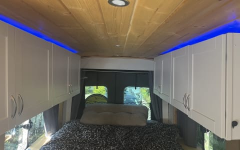 VAN-A-WHITE (Pet & Mtn Bike Friendly)