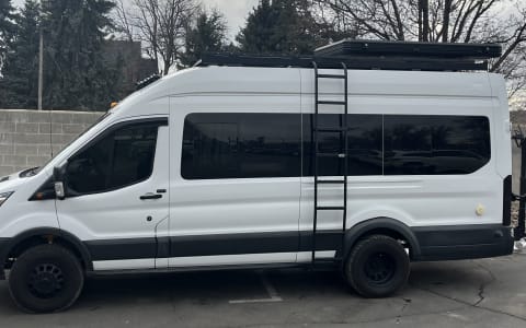 VAN-A-WHITE (Pet & Mtn Bike Friendly)