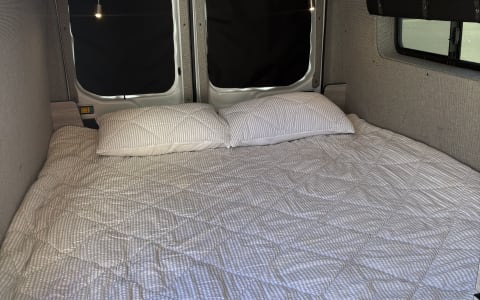 Pacific Wonder Van