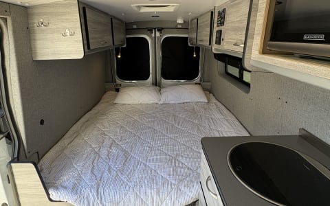 Pacific Wonder Van