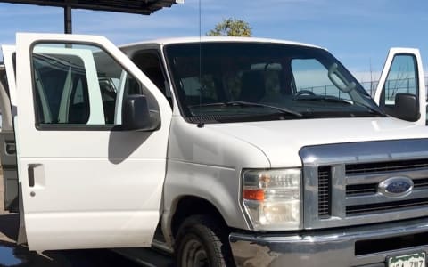 Grizzly 11-Passenger + Cargo