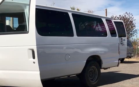 Grizzly 11-Passenger + Cargo