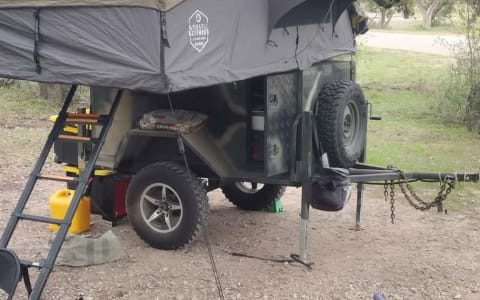 Overlanding trailer with rooftop tent