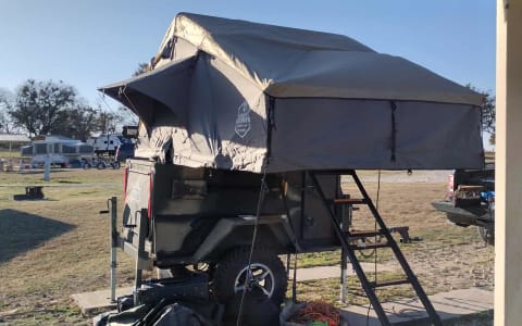 Overlanding trailer with rooftop tent