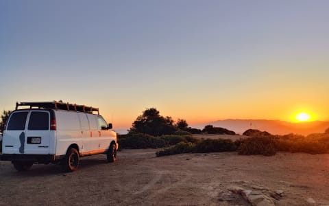 Lifted Adventure Van – Off-Grid Ready, Built for t