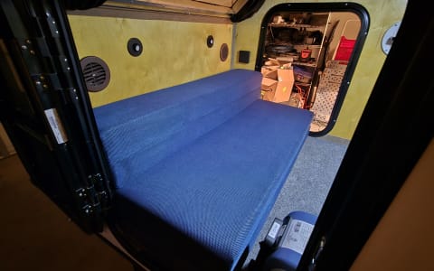 Off grid Adventure Camper! Sleeps 4