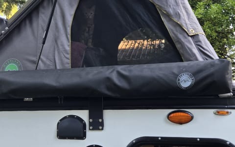 Off grid Adventure Camper! Sleeps 4