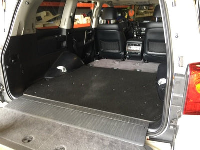 Toyota Land Cruiser 2008-2021 200 Series - Rear Pl